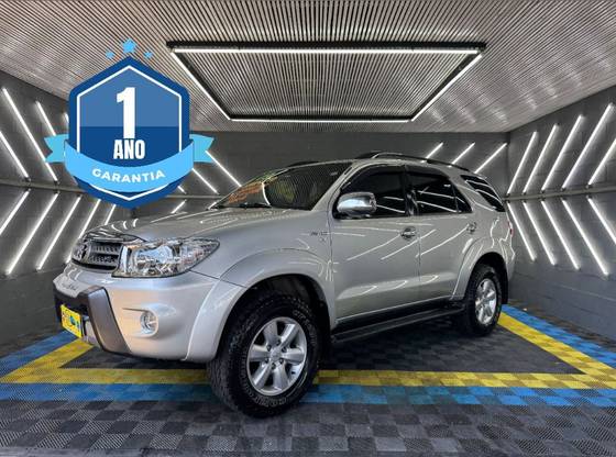 TOYOTA HILUX SW4 4.0 SRV 4X4 V6 24V GASOLINA 4P AUTOMÁTICO